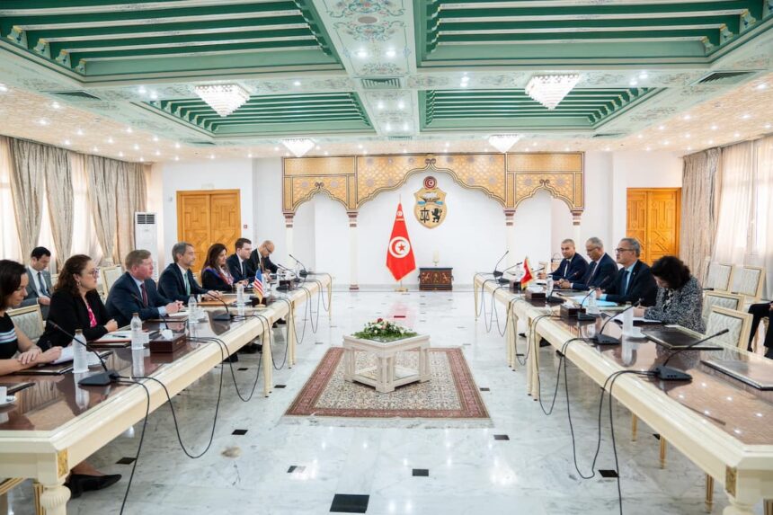 Le Secrétaire d'État a souligné à cette occasion la profondeur et la solidité des liens d'amitié tuniso-américains, qui existent depuis plus de 200 ans.