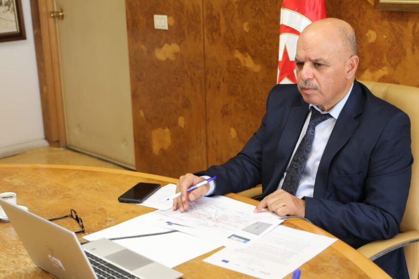 Selon lui, le parc de sociétés régionales de transport sera renforcé en 2025 avec l'acquisition de 300 nouveaux autobus.