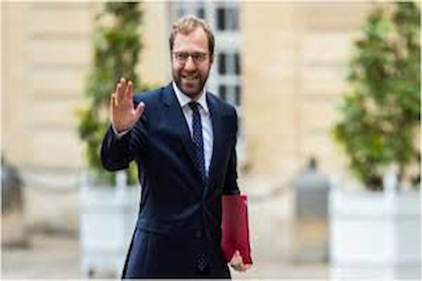 Antoine Armand est obligé de faire des concessions