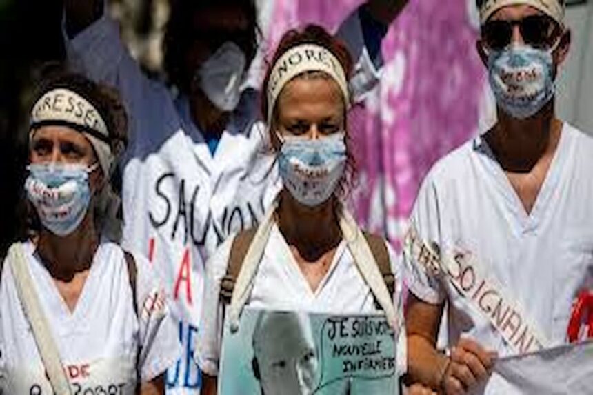 Blouses blanches en grève