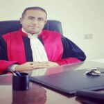 Concernant les contenus diffusés sur les réseaux sociaux, comme TikTok, le juge a également mentionné l'article 86 du Code des communications, qui punit les atteintes à la dignité via les réseaux de communication publics.