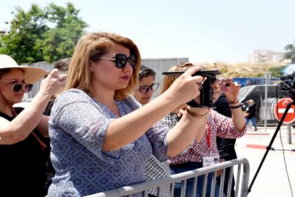 Pour rappel, le 11 novembre 2024, Khaoula Boukrim et Asraar Ben Jouira, présidente de l’association Intersection pour les droits et les libertés, ont comparu devant la brigade criminelle de Ben Arous. Elles ont été libérées le même jour. 