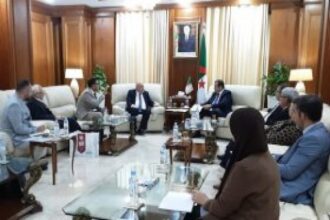 Murat Ozcelik a, quant à lui, mis en avant "le grand intérêt que sa société porte à l'investissement en Algérie, notamment dans l'exploitation et la transformation des ressources minières telles que le phosphate, l'or, le feldspath et l'aluminium, outre la réalisation d'infrastructures et la fabrication locale d'équipements à travers des projets de partenariat mutuellement bénéfiques".