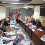 L'Union économique eurasienne est une zone de libre-échange des biens et des services entre la Russie, l'Arménie, le Kirghizstan, la Biélorussie et le Kazakhstan.