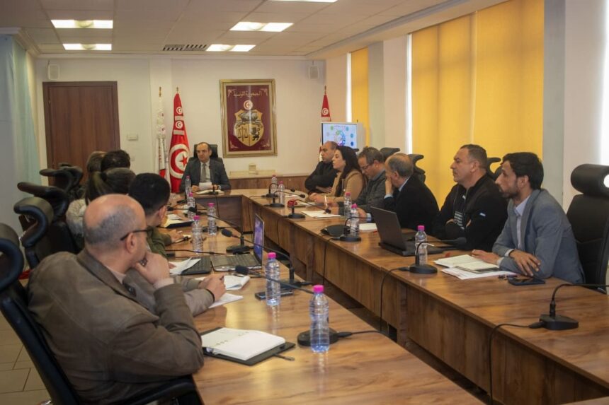 Baptisée « My ISIE », cette application vise à servir l'électeur tunisien. A ce titre, elle lui permet d’identifier avec aisance son bureau de vote et de procéder à une mise à jour de son statut électoral.