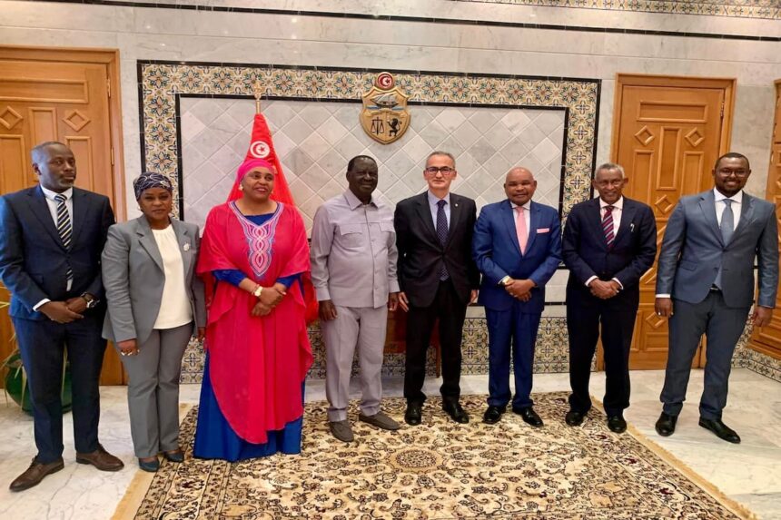 Après avoir passé en revue la vision de son pays visant à renforcer l'action africaine commune et à relever les défis qui se posent, le candidat kenyan à la présidence de la Commission de l'UA a fait observer que l'Afrique regorge de potentialités et de ressources qui doivent être exploitées et orientées vers les populations africaines, la jeunesse, en particulier.