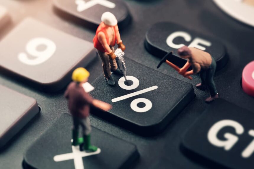 Le taux d’intérêt excessif correspondant au taux d’intérêt effectif est le taux plafonné appliqué durant six mois par les établissements financiers (banques, sociétés de leasing et autres établissements financiers).