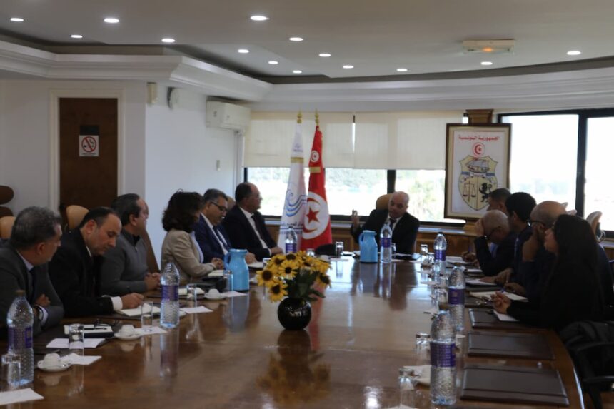 Rachid Amri a aussi insisté sur la nécessité d'améliorer l'efficacité de l'équipe de l'OACA dans la mise en œuvre des appels d'offres, afin d'assurer l'exécution des projets de manière transparente et optimale.