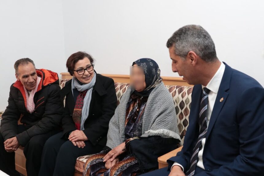 Elle a précisé que 19 familles ont adhéré au programme de placement des personnes âgées dans la région de Bizerte, soulignant que son département œuvre à le promouvoir davantage grâce à l'interaction positive des familles tunisiennes qui bénéficient de la part de l'état d'une prime de 350 dinars par mois.