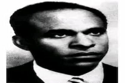 Cette rencontre portera sur le parcours de production du film Abdenour Zahzah et sur les résonances actuelles de la vie, de l'œuvre et des idées du médecin psychiatre et militant anticolonialiste Frantz Fanon (1925-1961), en lien avec ses traces en Algérie et en Tunisie.