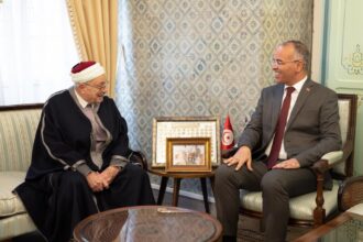 Kamel Maddouri a salué, en outre, le rôle central du Diwan Al Ifta (Cabinet du Mufti de la République) en tant qu'institution ancienne et phare ayant contribué à la diffusion des objectifs bienveillants de l'Islam et au soutien des valeurs de tolérance.