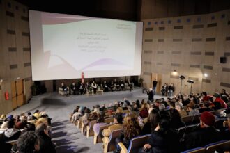 Ce nouveau rendez-vous marqué par la présence de divers intervenants notamment des artistes plasticiens, galeristes et membres de la société civile a permis d'examiner l'état des lieux dans le secteur des arts plastiques.