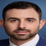 Le porte-parole du gouvernement israélien, Elyon Levy, a montré son indignation à travers une publication sur le réseau social X les requêtes d'Israéliens appelant à une fin immédiate du conflit les qualifiant de délirantes.