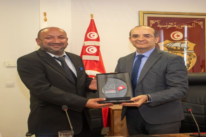 La convention a pour objectif de renforcer, d’une part, le partenariat entre l’ISIE et l’UTMA et de définir, d’autre part, un dispositif de suivi et d’évaluation des programmes de coopération entre les deux parties, mis en place à l’occasion des échéances électorales.