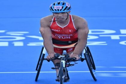 La médaille d'or a été l'œuvre de Fethi Zouinkhi, vainqueur de l'épreuve du para-triathlon (sur chaises), tandis que les médailles d'argent et de bronze sont revenues respectivement à Zakaria Chtioui et Mohamed Aziz Hamdi au triathlon (U23).