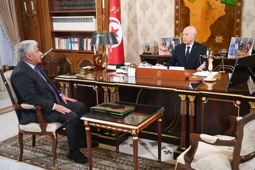 Kaïs Saïed et le ministre de l'Emploi