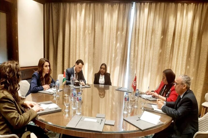 Issam Lahmer a également exprimé la disposition de la Tunisie à renforcer la coopération bilatérale dans le domaine du travail, peut on lire dans un communiqué de la page du ministère des Affaires sociales.