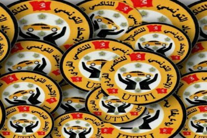 Fawzi Khebbouchi a affirmé que le secteur vit une situation très difficile à cause de l'absence de travail syndical", insistant sur le fait que "cette situation affecte la psychologie des chauffeurs de taxi.