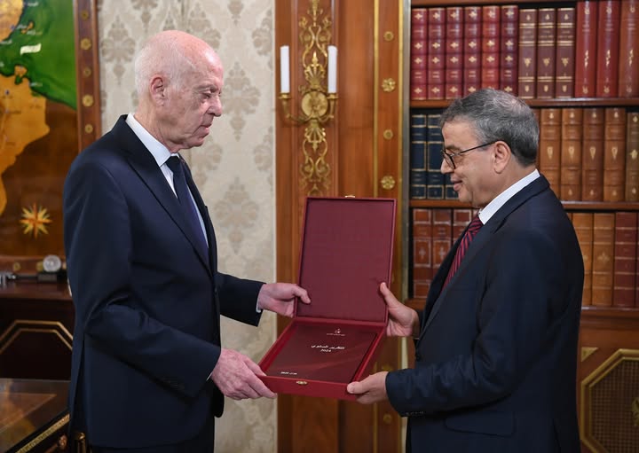 fini les diktats extérieurs