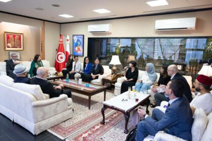 Zenzri rencontrant les Tunisiens du Japon