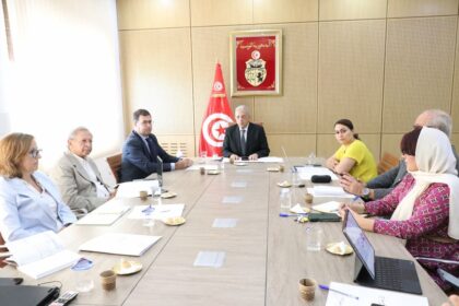 Selon le ministre, la Tunisie dispose des compétences scientifiques et industrielles nécessaires pour devenir une plateforme régionale de référence en biotechnologie.