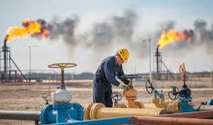 Croissance de la demande mondiale de pétrole et de gaz