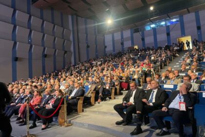 Débat sur l'IA en Méditerranée