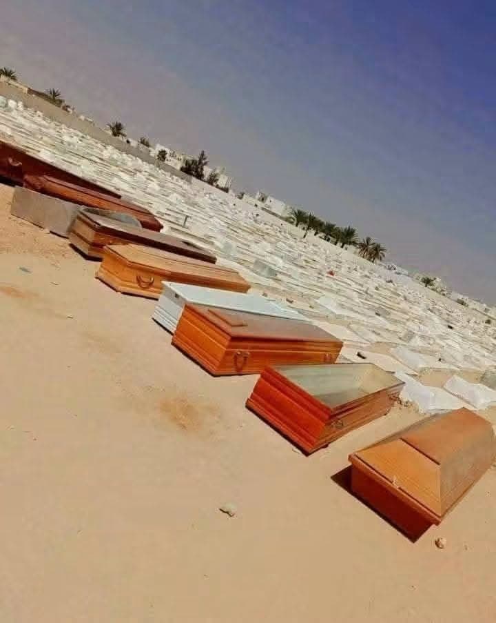 بن قردان دفنت عشرة من الـ12 إلّي ماتو في نكبة مركب قبالة جرجيس